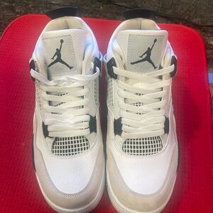 Jordan Retro 4 Black and White Size 9.5